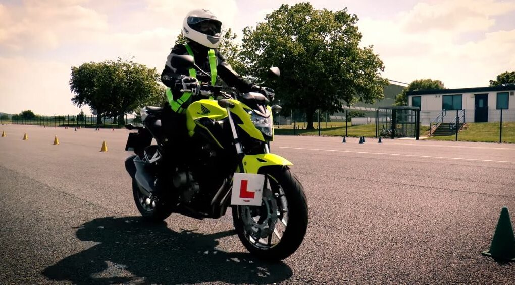 Kako se polaže za motor u Srbiji – teorija i praksa Kako se polaže za motor u Srbiji
